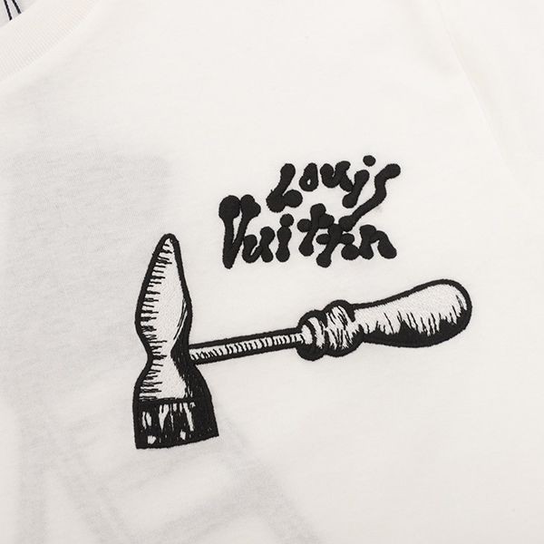 n級 おすすめ ルイヴィトン ハンマー 刺繍入り半袖Tシャツ vuv62449